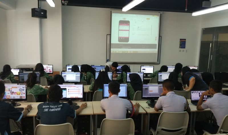 Universitas Ciputra students use Snappii platform